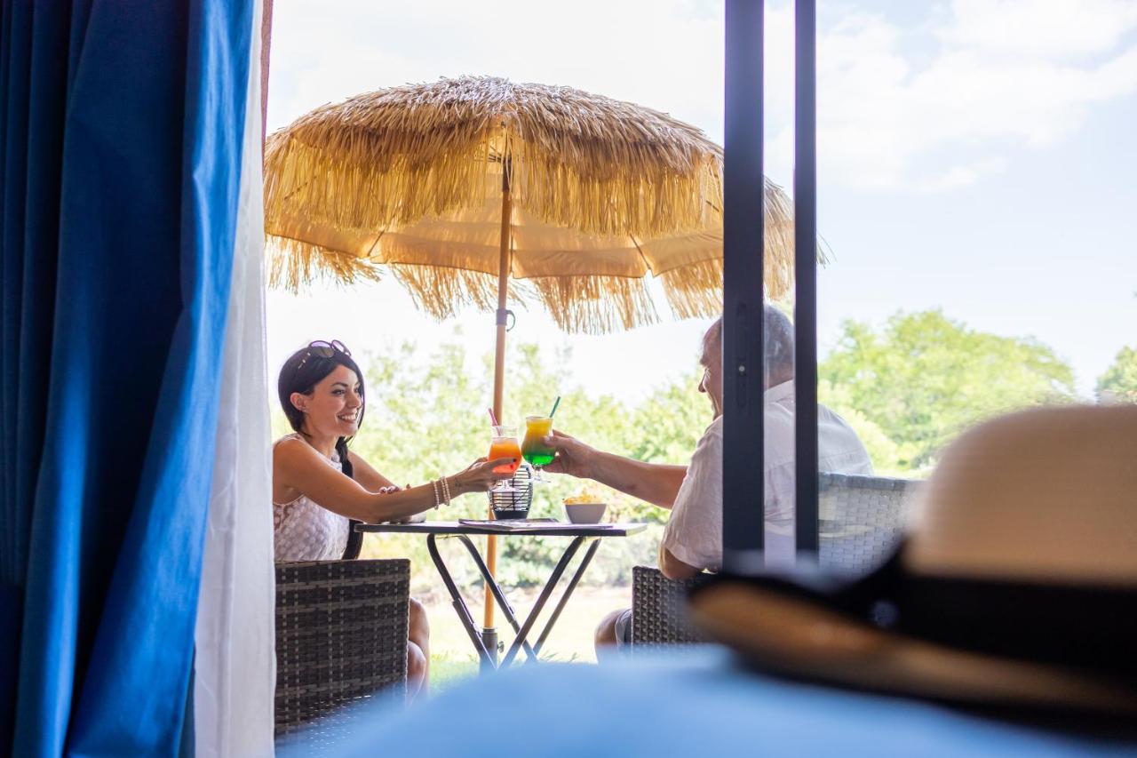 Logis Hotel & Spa Dejeunez Sous L'Arbre Rousset  Kültér fotó