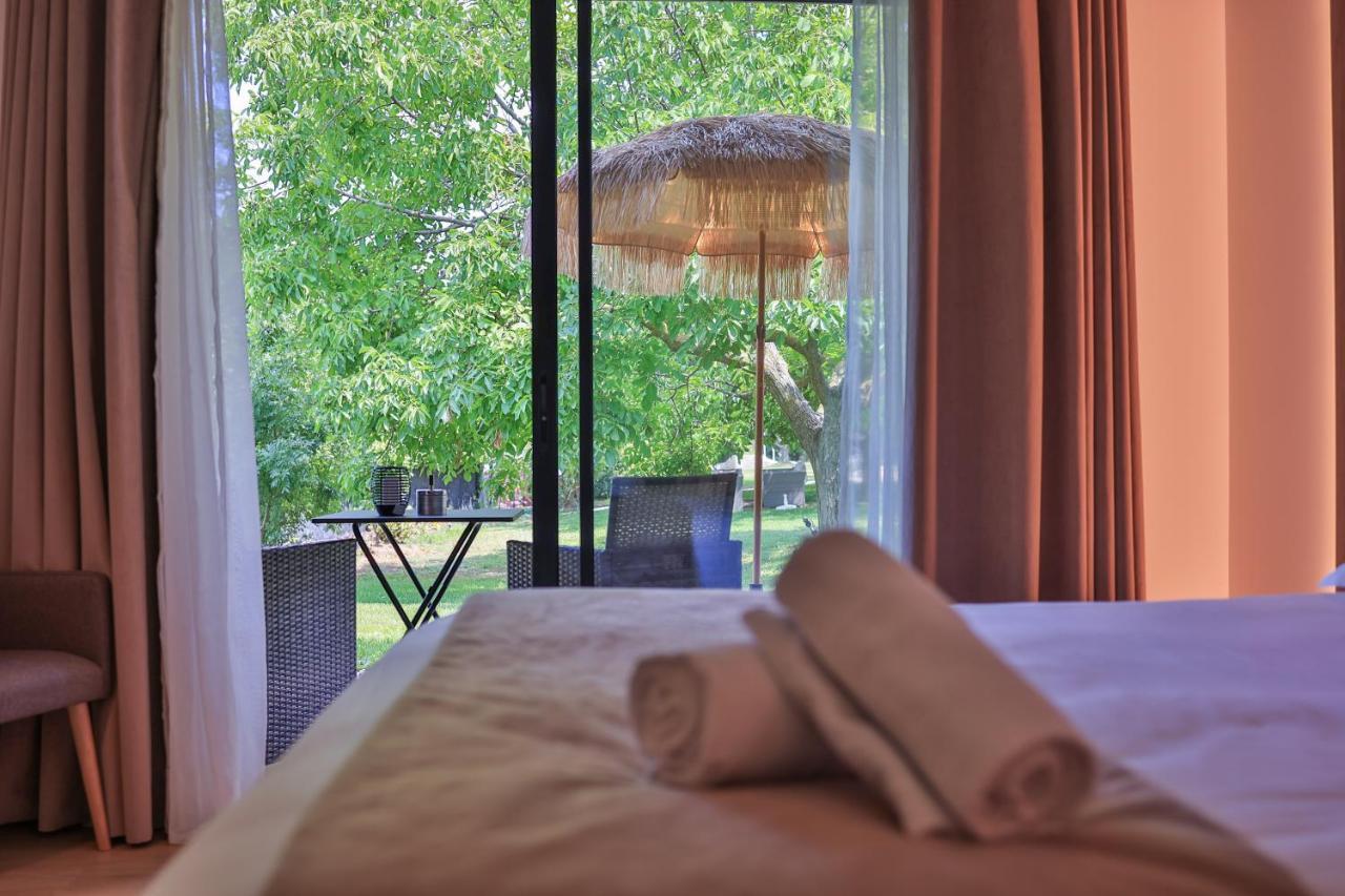 Logis Hotel & Spa Dejeunez Sous L'Arbre Rousset  Kültér fotó
